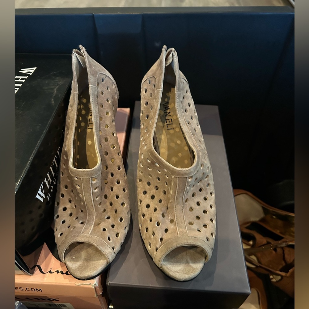 Vaneli heel